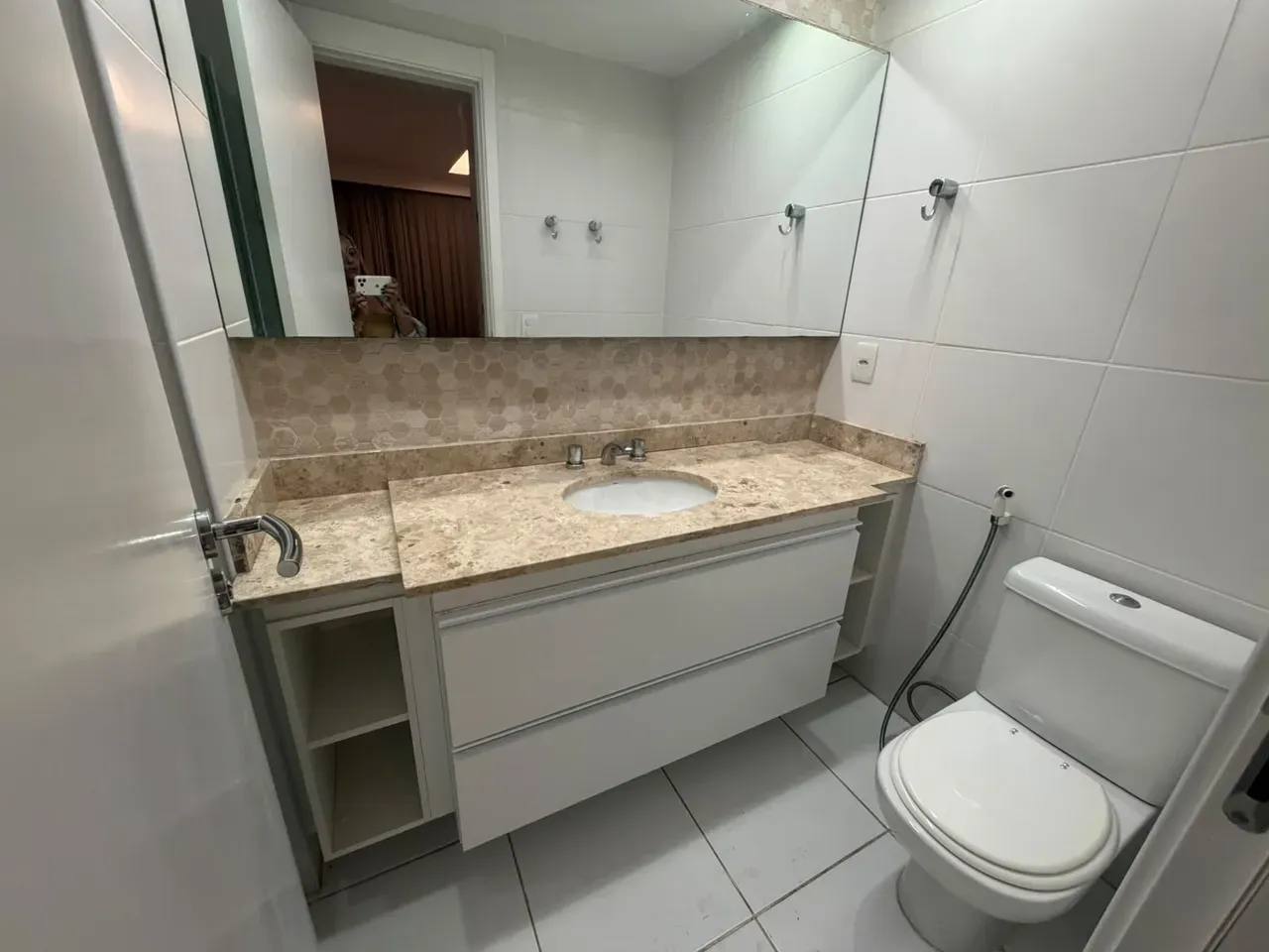 3-bedroom apartment with a home office — photo 10