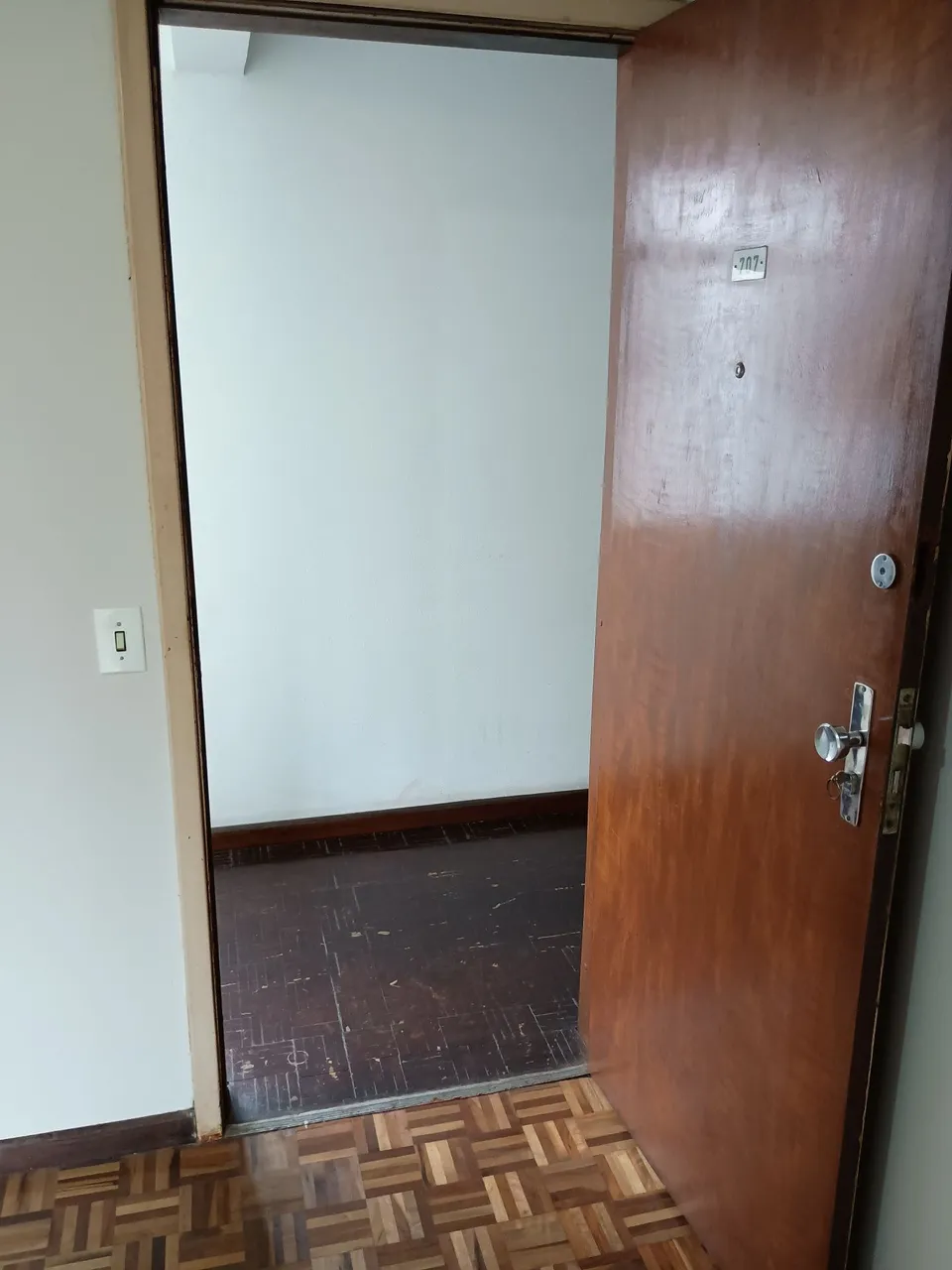 Studio, 28 m², with wood or laminate floors — photo 19