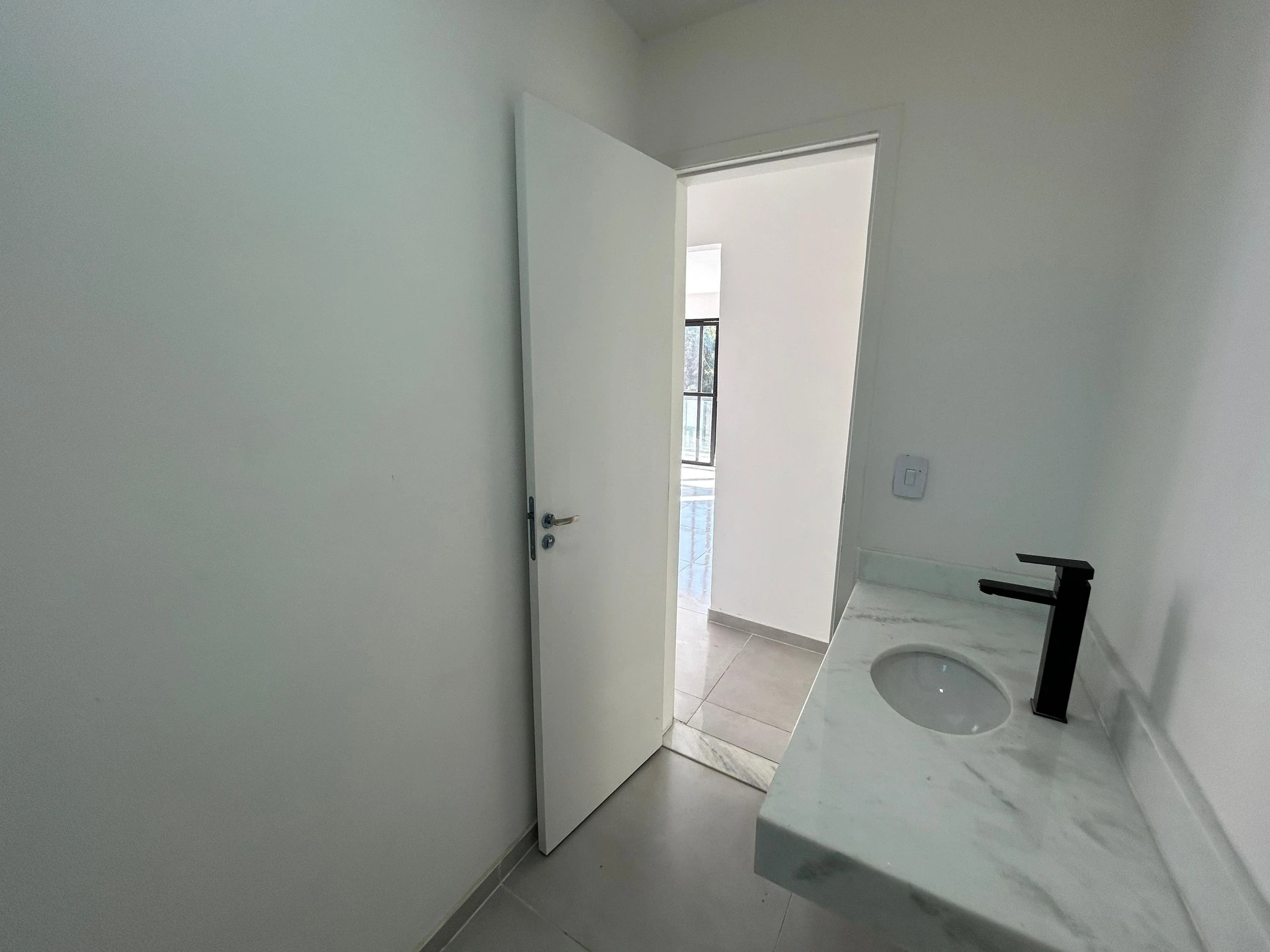 Квартира с 2 спальнями, 1 ванной при спальне и балконом — photo 7