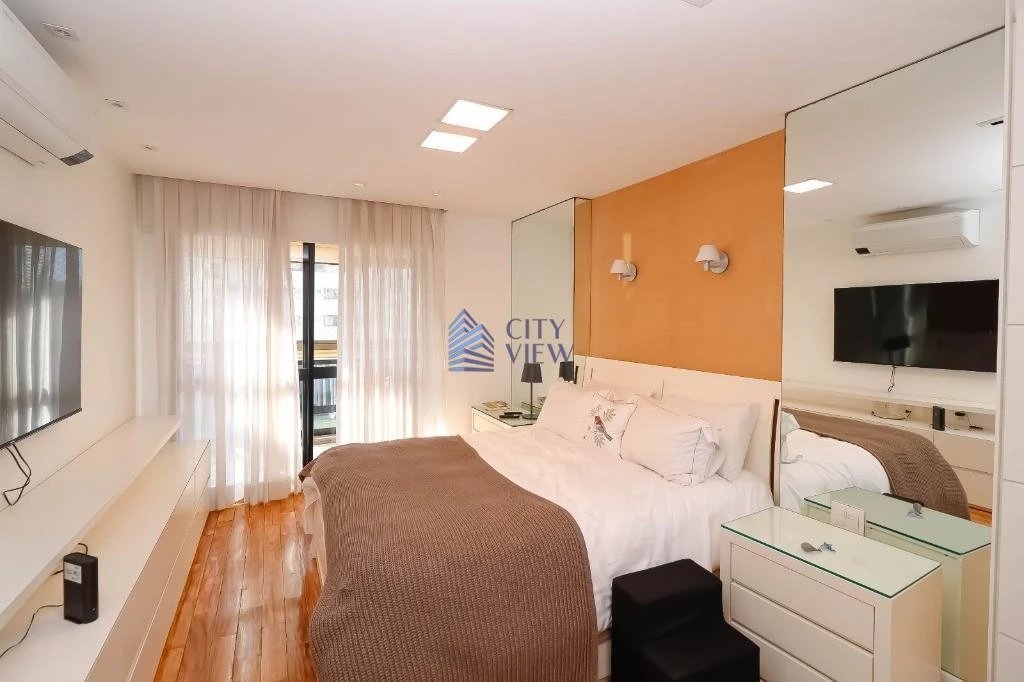Dishwasher in a 4-bedroom apartment, 280 m² — photo 9