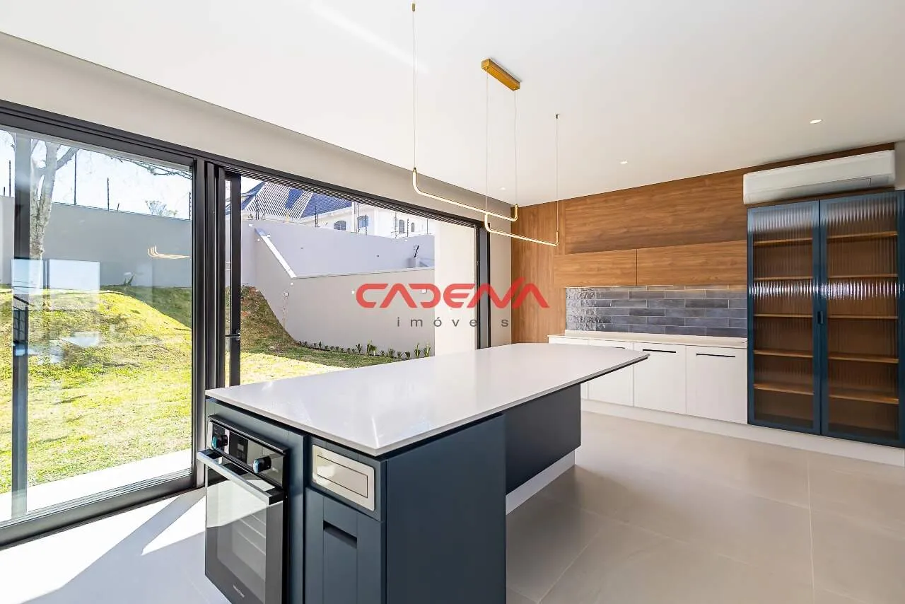 House with 4 bedrooms and 306 m² plus a balcony — photo 8