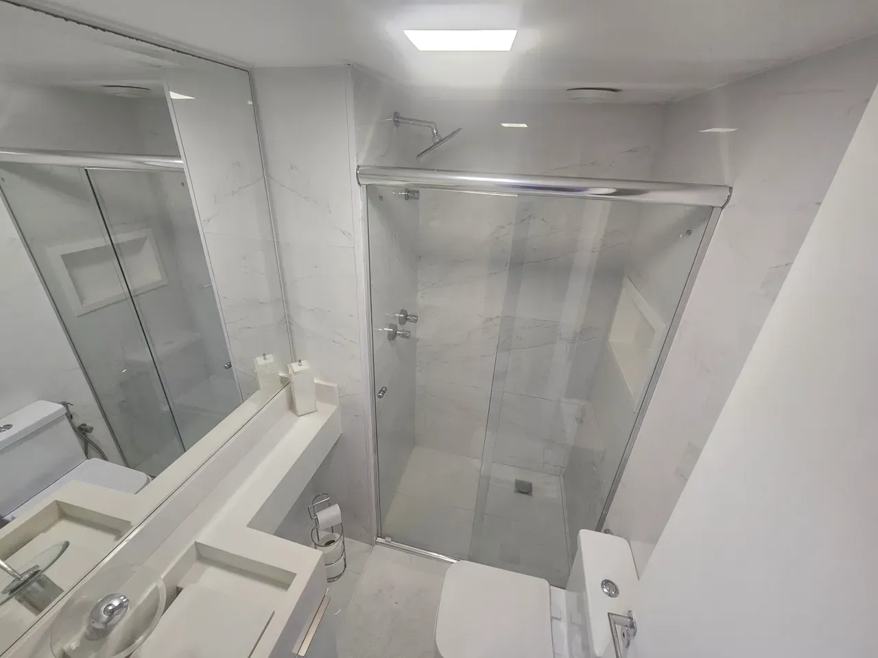 Apartamento com 5 quartos e 5 banheiros em 215 m² — photo 25