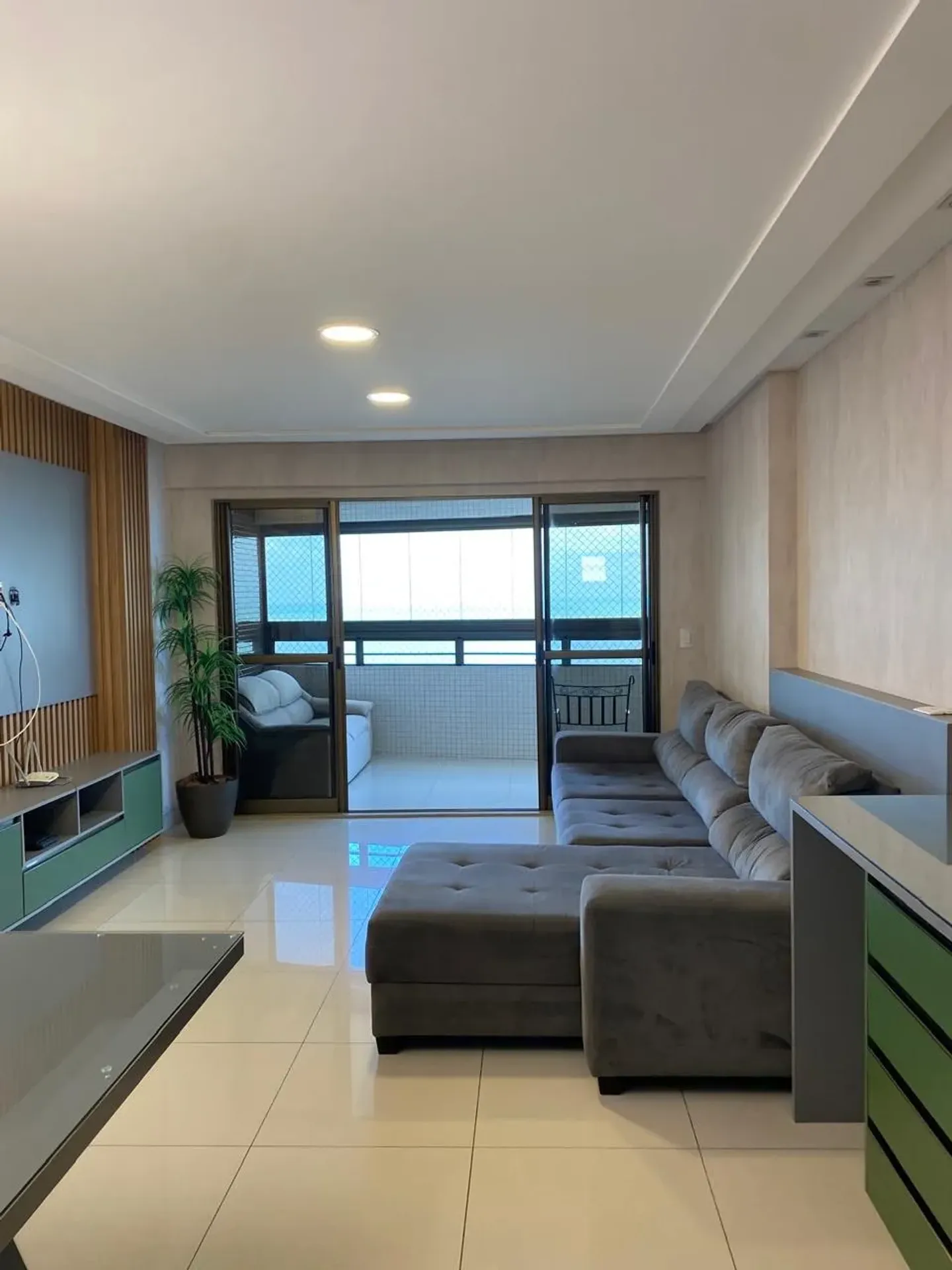 Apartamento amueblado de 4 dormitorios y 133 m² con vista