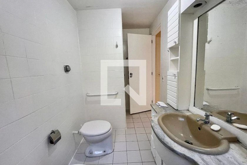 Apartamento de 2 quartos com cozinha fechada — photo 35