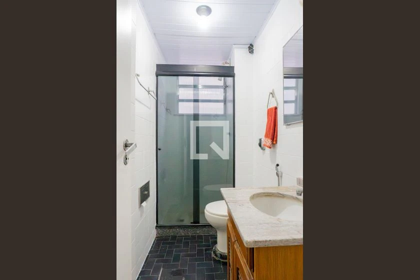 3-bedroom apartment in a building with a pool — photo 16