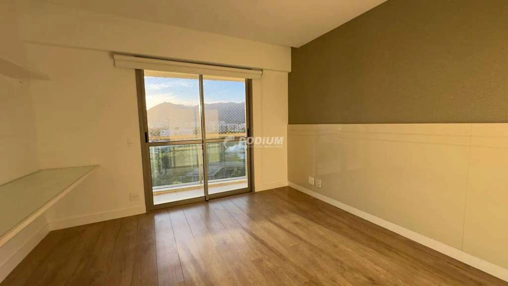 Apartment with 4 en-suite bedrooms and 260 m² plus balcony — photo 18