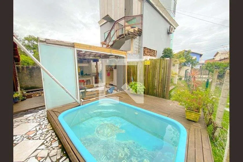 Studio in a building with a pool — photo 29