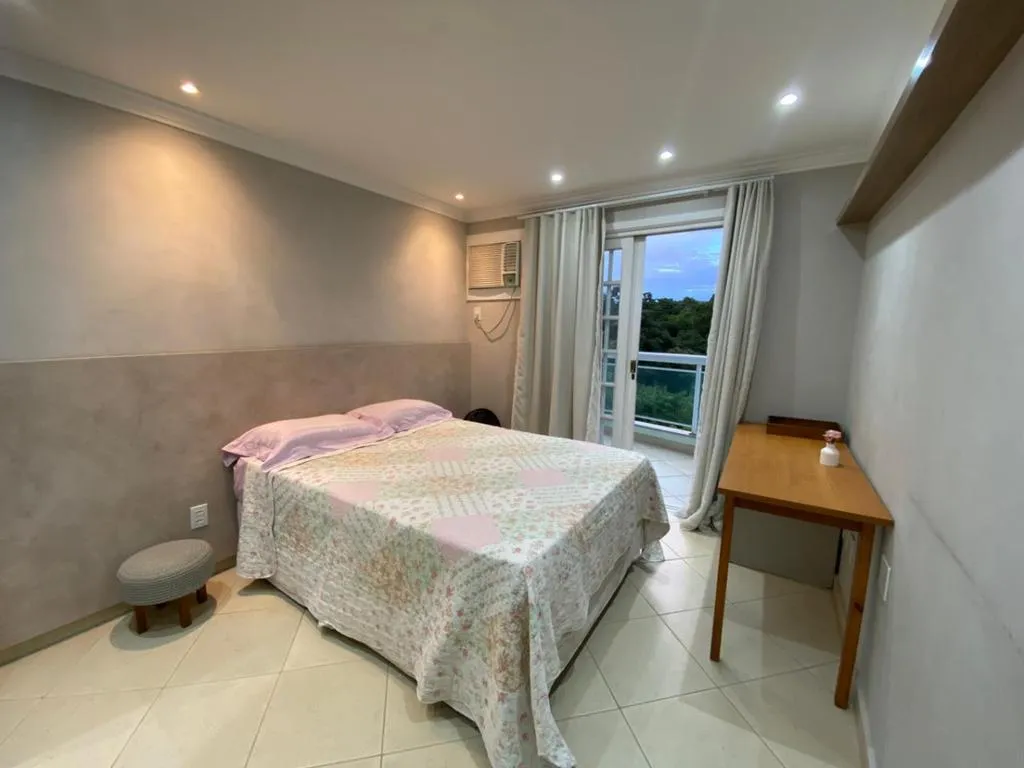 House with 5 bedrooms and open-plan kitchen — photo 25