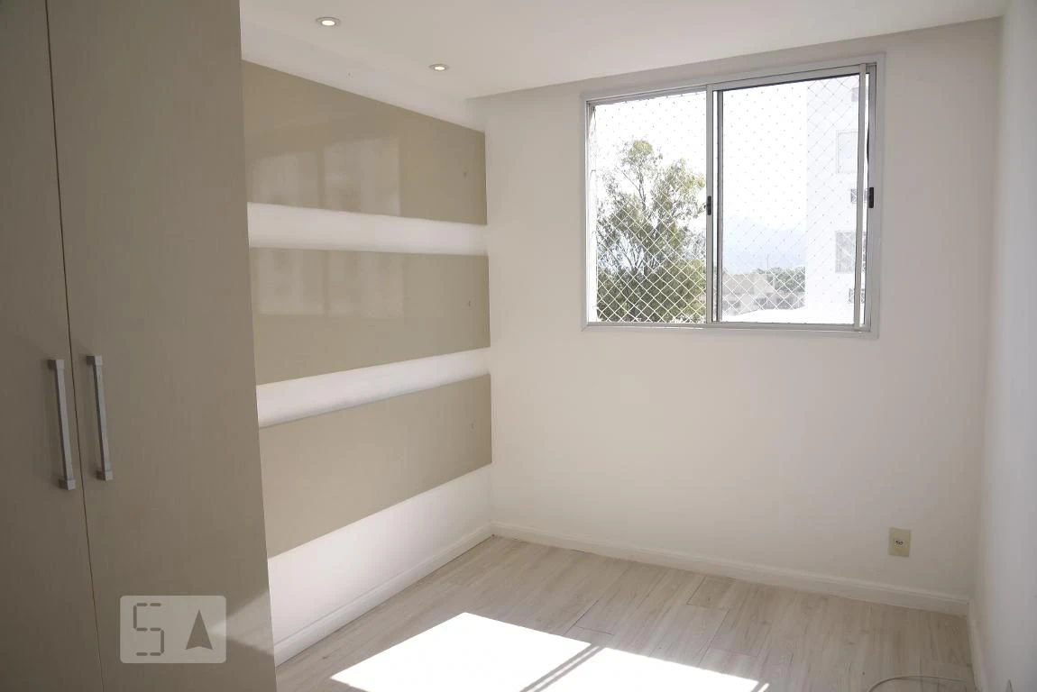 Wood or laminate floors in a 2-bedroom apartment, 48 m² — photo 5