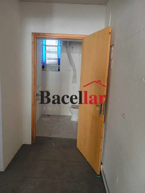 Unfurnished house with 2 bedrooms, 1 bathroom, 1 parking — photo 8