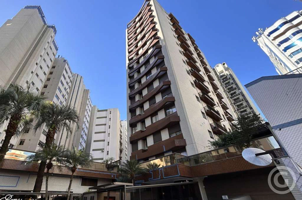 135 m² apartment with 2 en-suite bedrooms and private BBQ — photo 3
