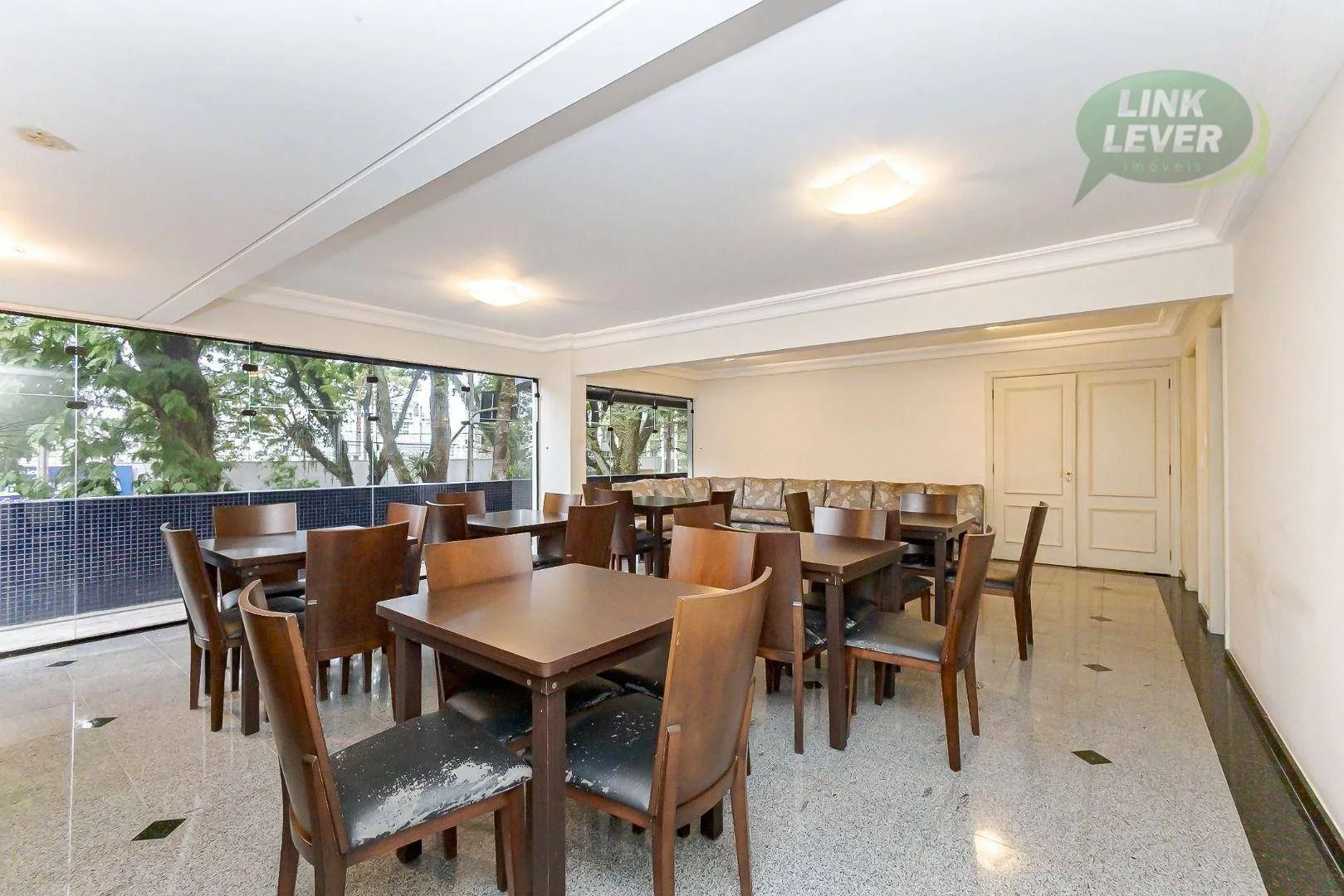 Apartment with 3 bedrooms, balcony and 135 m² — photo 40