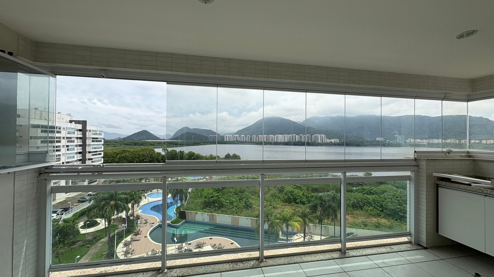 Water view in a 3-bedroom apartment, 85 m² — photo 20