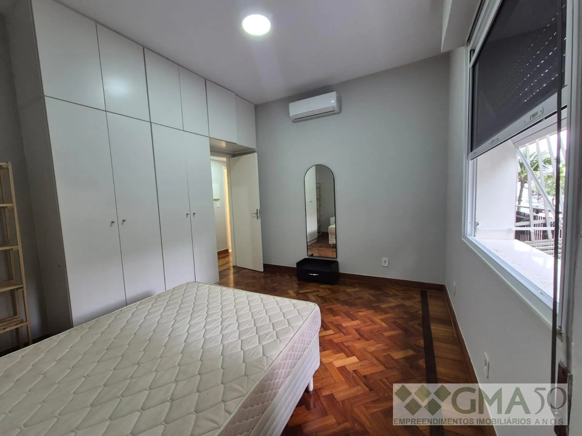 Furnished apartment, 90 m², with wood or laminate floors — photo 14