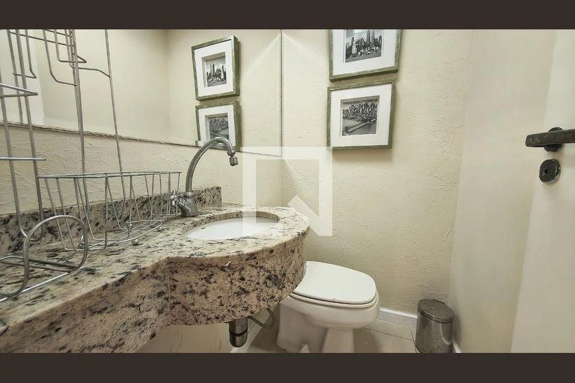 Apartamento de 2 quartos com varanda de vidro — photo 33