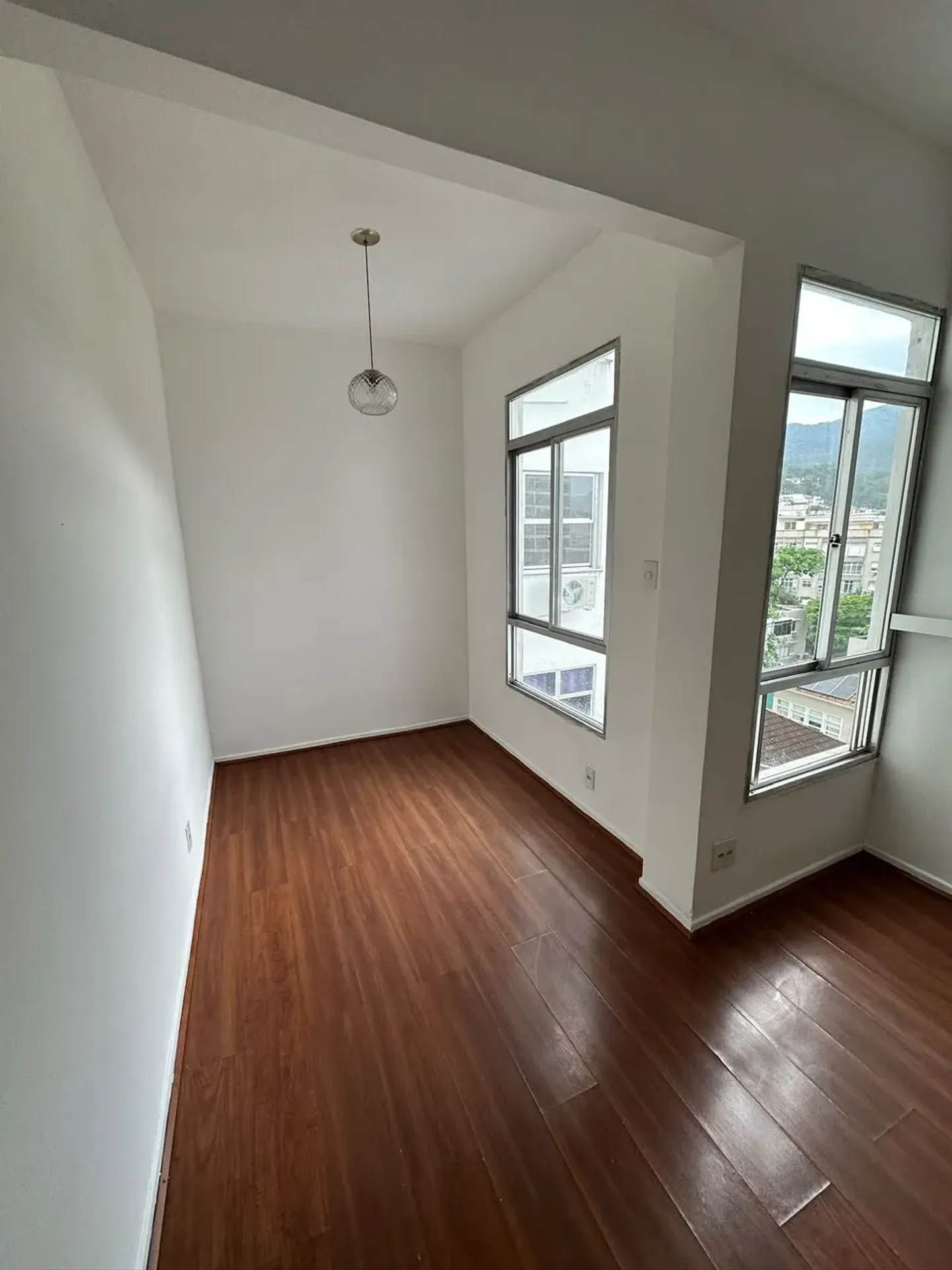 Wood or laminate floors in a 2-bedroom apartment, 72 m² — photo 13