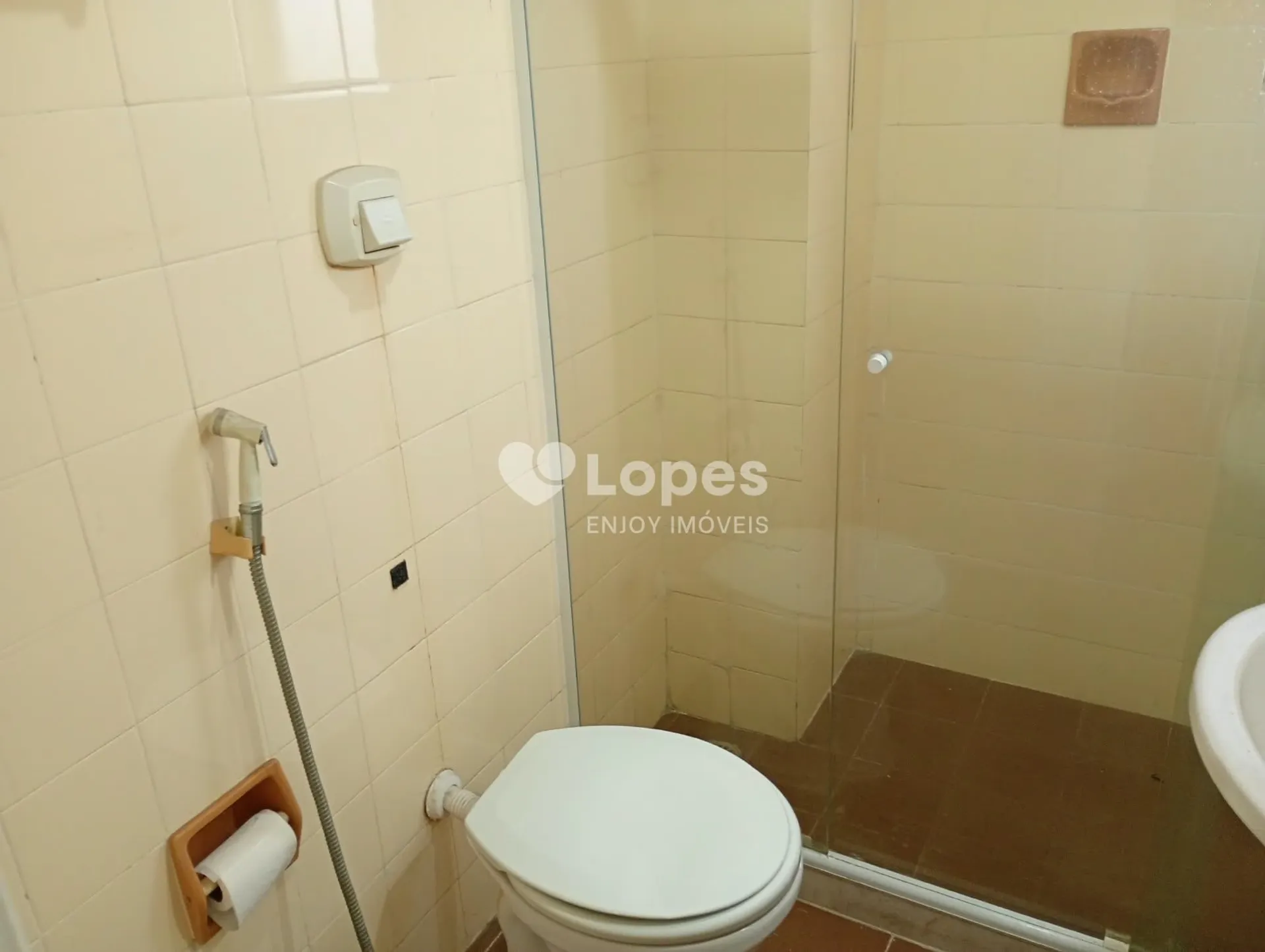 2-bedroom apartment with a mountain view — photo 13