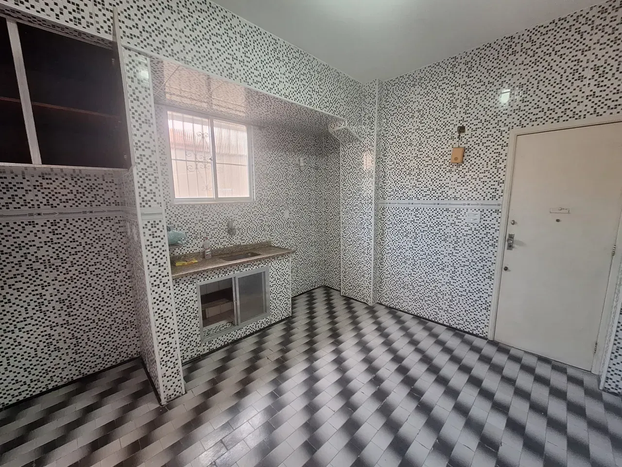 Unfurnished rental apartment with 2 bedrooms and 2 baths — photo 23