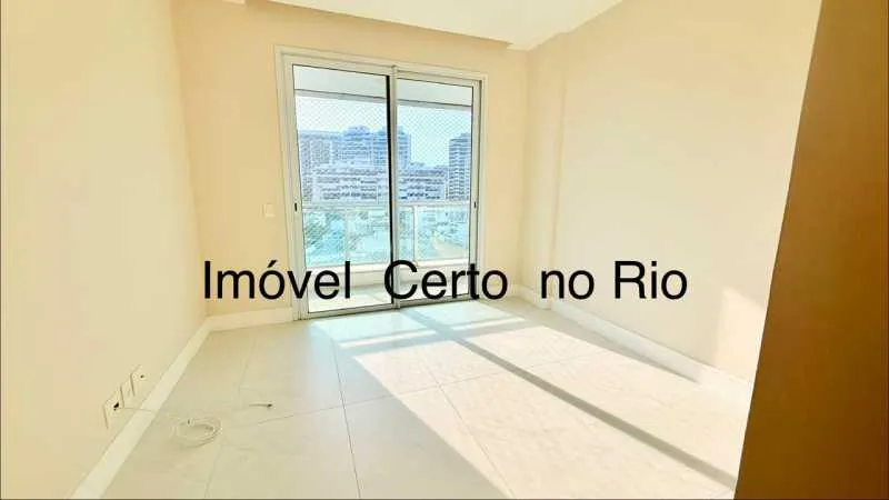 Apartment with 4 bedrooms and a glass-enclosed balcony — photo 4
