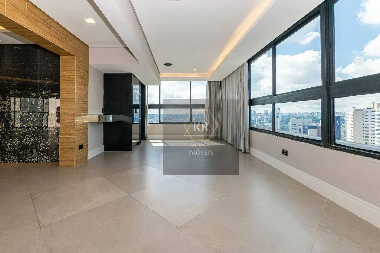 Furnished 272 m² apartment with 3 en-suites and 4 parking — photo 18