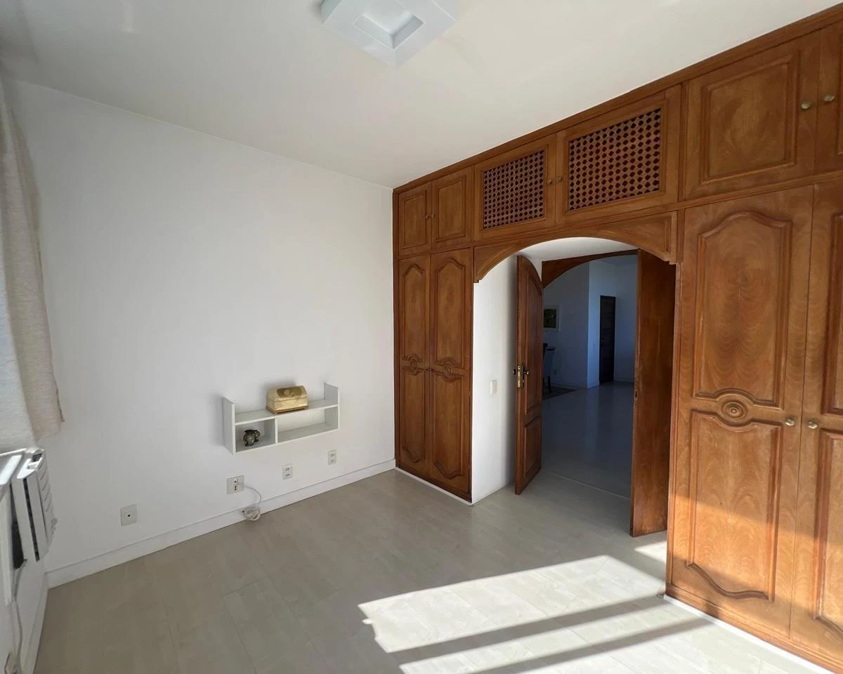 145 m² apartment with 3 bedrooms and 2 parking spaces — photo 16