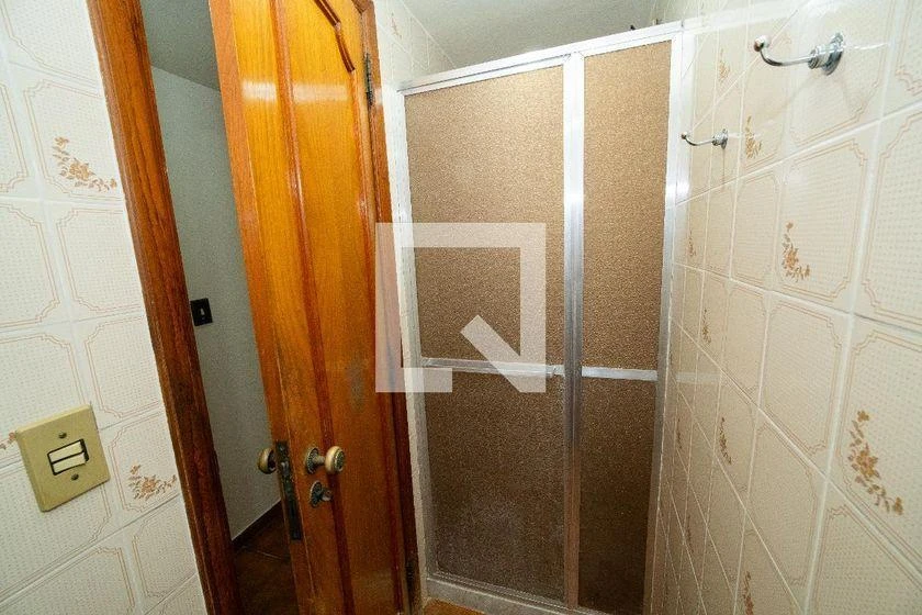 90 m² apartment with a park view and a bathtub — photo 42