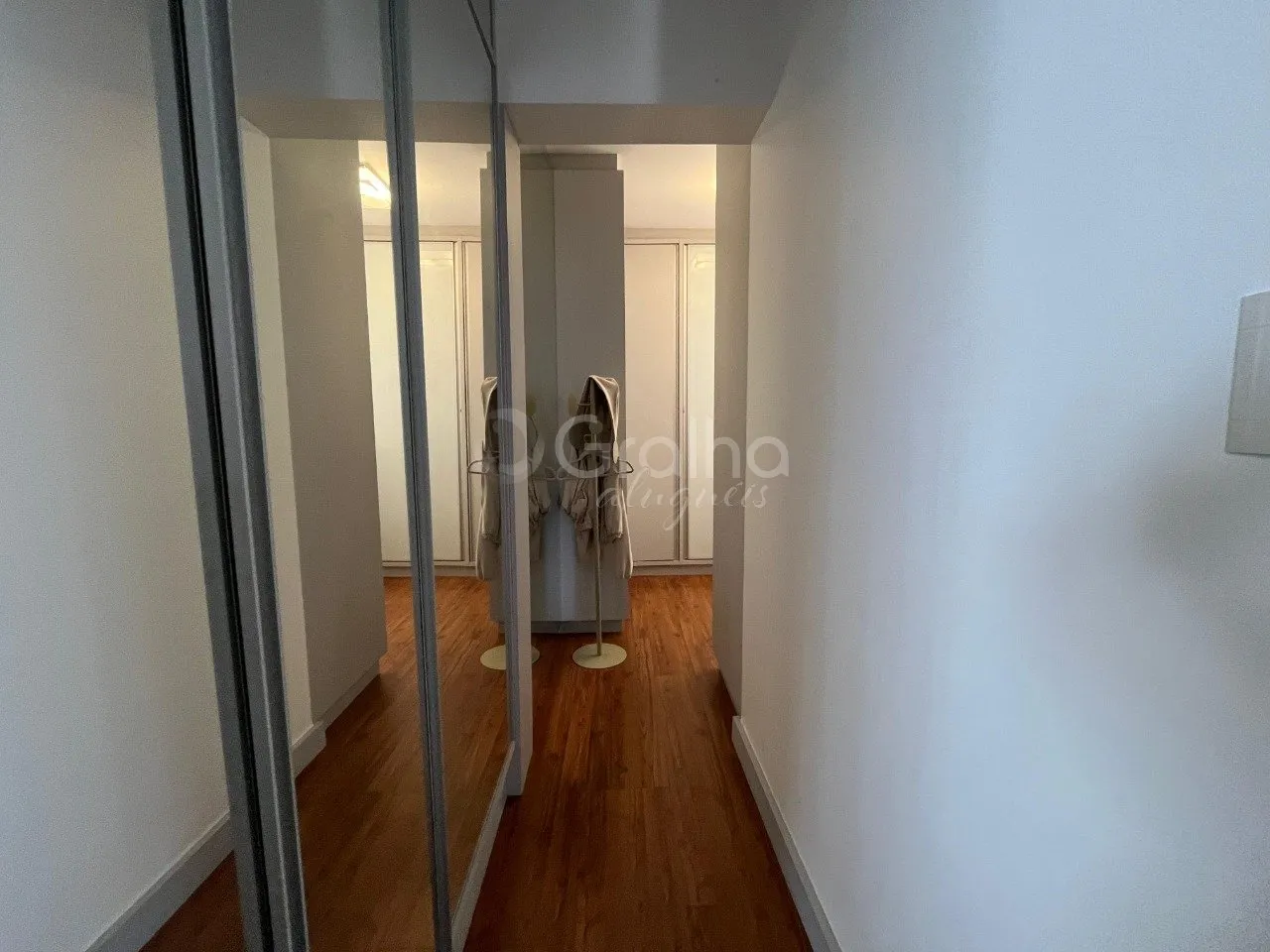 Furnished apartment with 3 bedrooms and 199 m² — photo 10