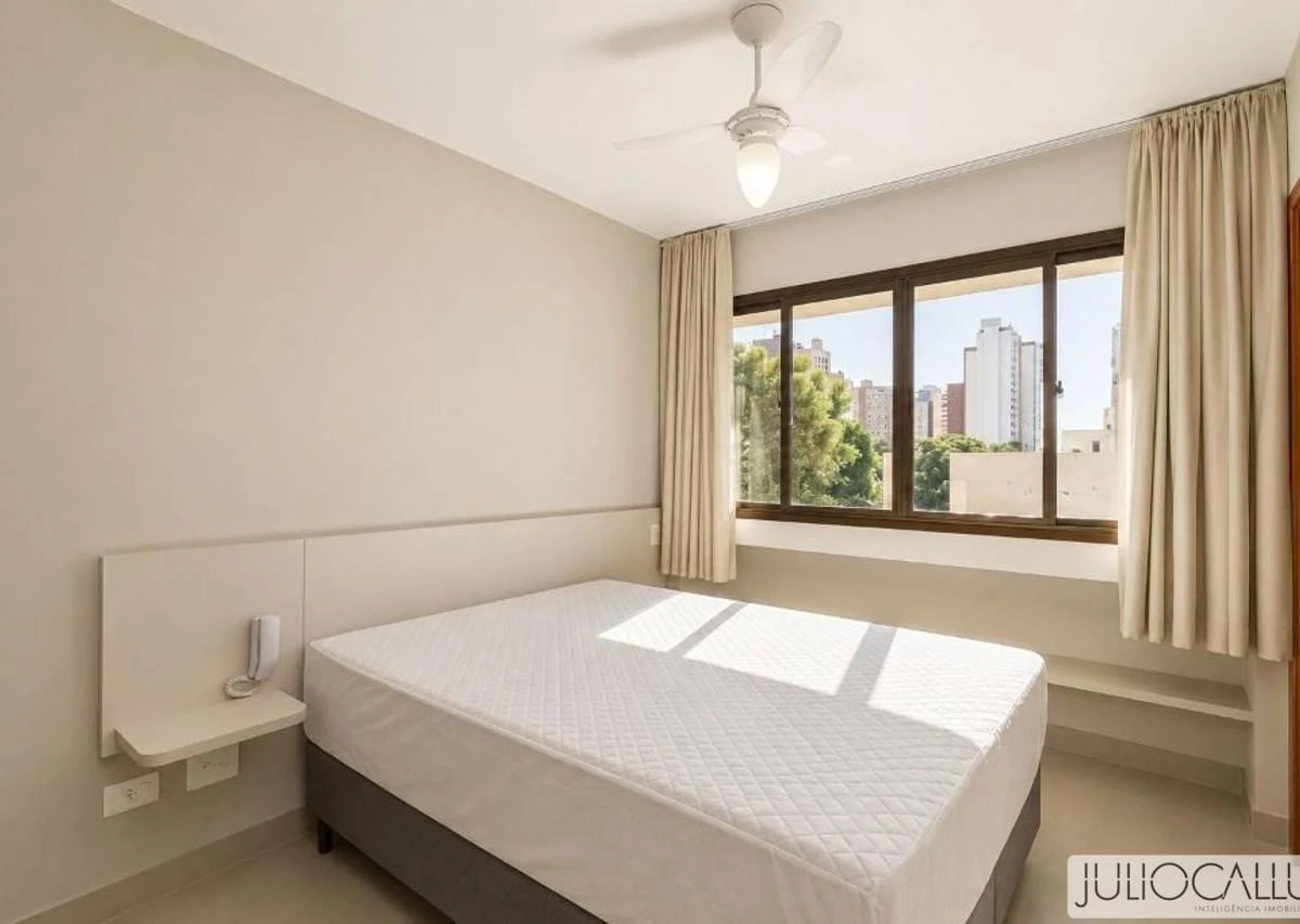 One-bedroom apartment with a washing machine — photo 4