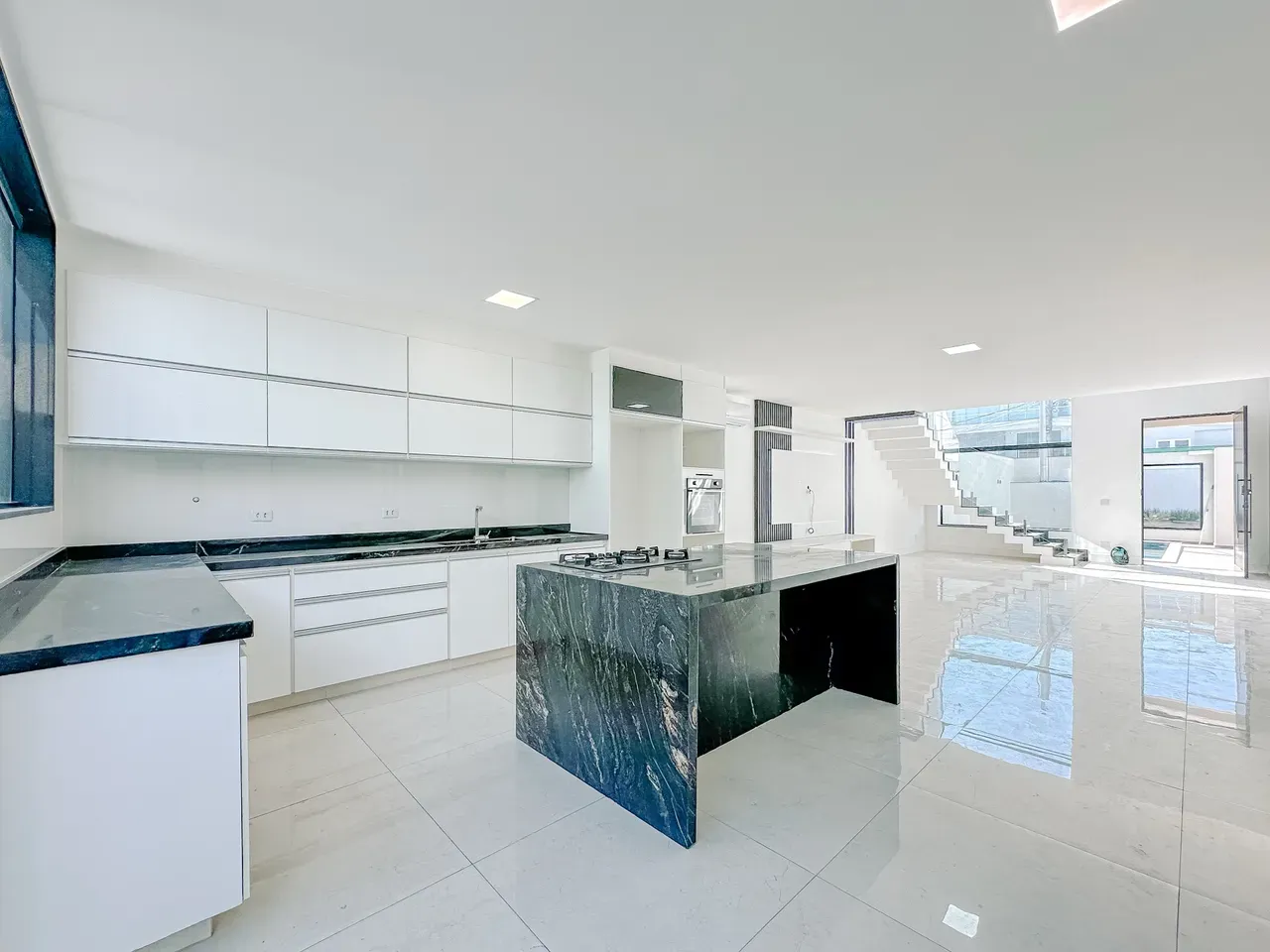 4-suite house with 6 bathrooms, 370 m² and 3 parking — photo 12