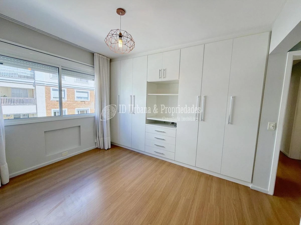 3-bedroom apartment in a building with a pool — photo 25