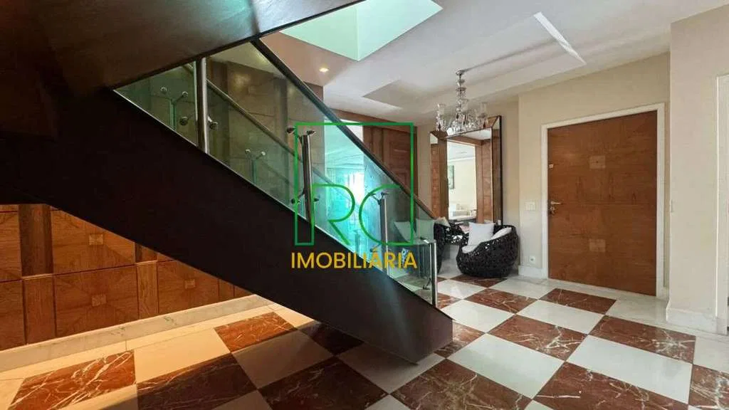 430 m² penthouse with 3 en-suite bedrooms and private BBQ — photo 8