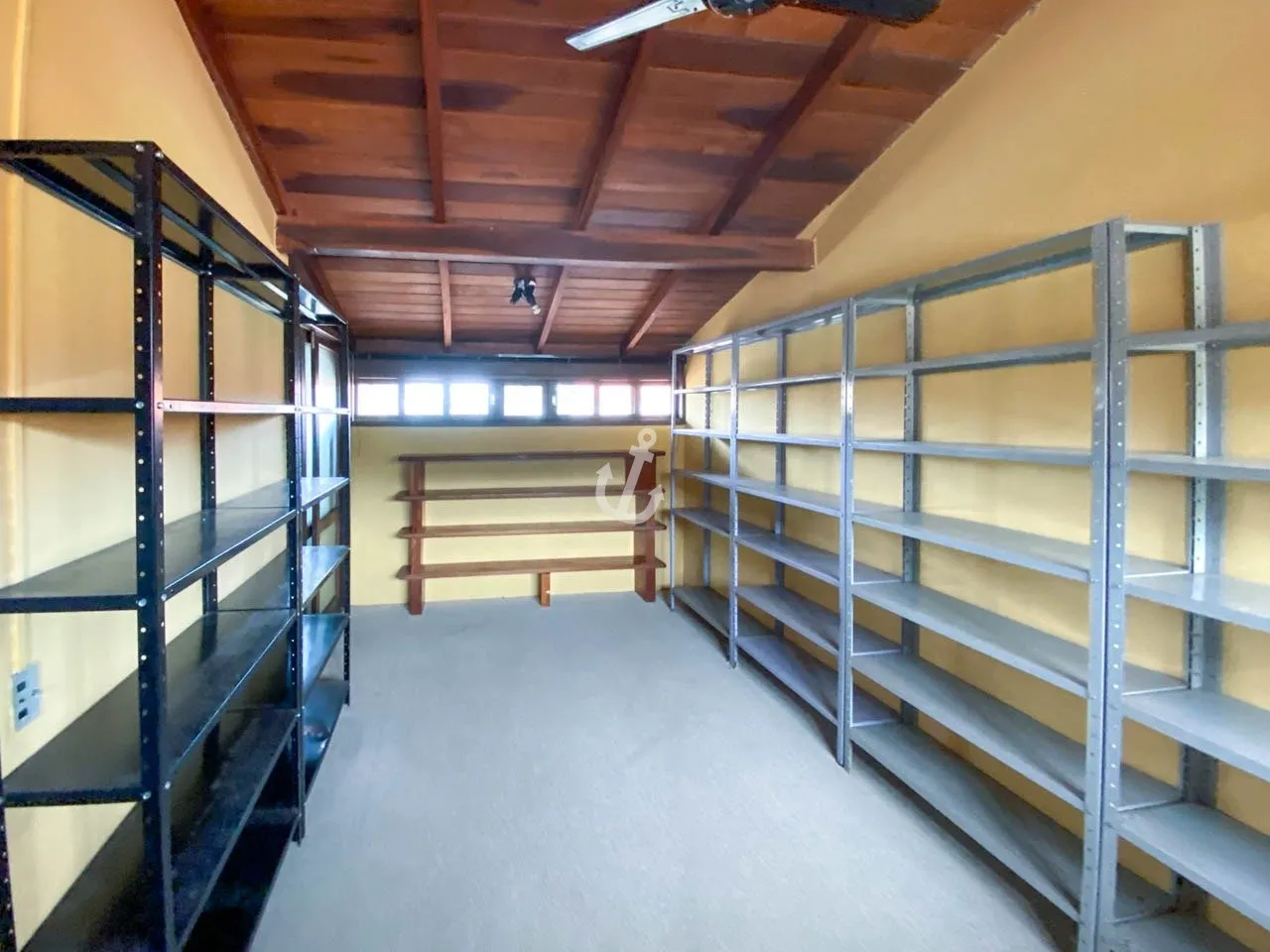 Rental house with 5 bedrooms and 4 parking spots — photo 18