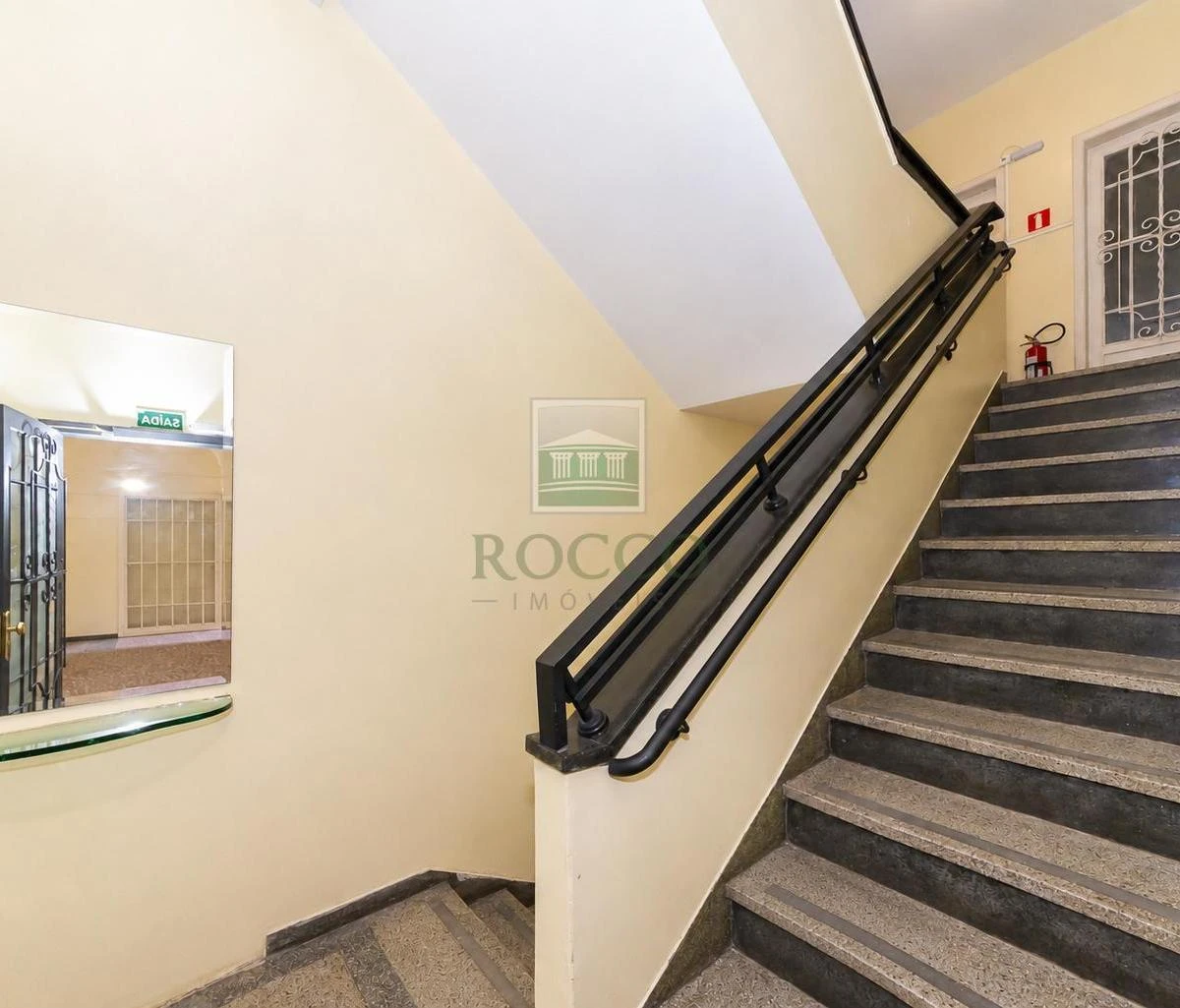 3-bedroom apartment with a washing machine in Curitiba — photo 49