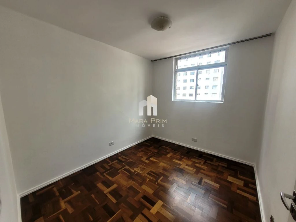3-bedroom apartment with wood or laminate floors in Curitiba — photo 18