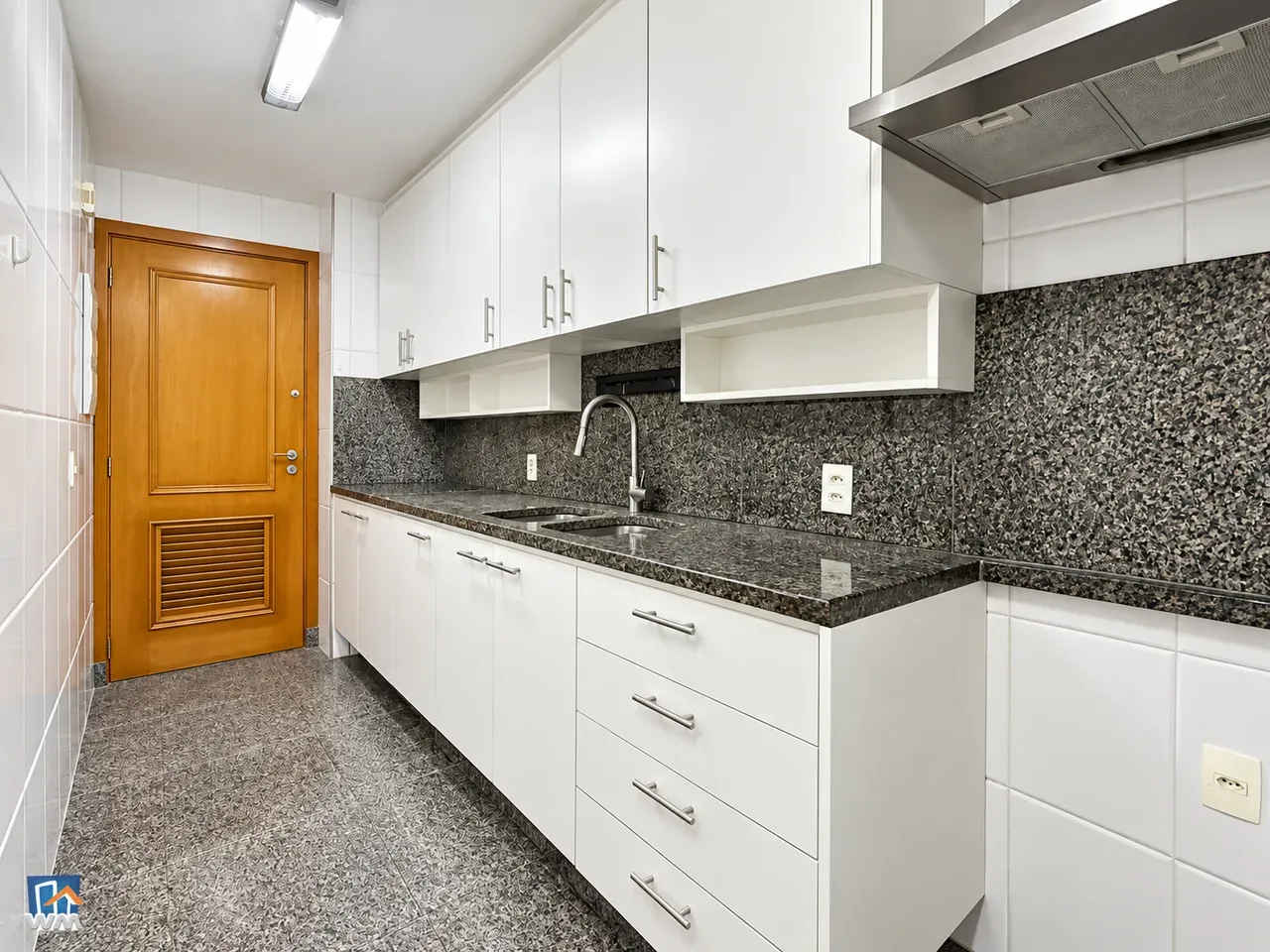 Park view in a 3-bedroom apartment, 120 m² — photo 7
