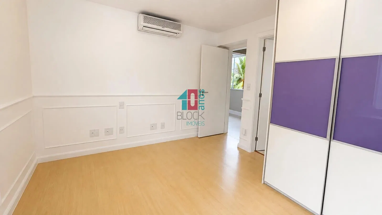Casa triplex com 4 quartos e 3 suítes e cozinha fechada — photo 25
