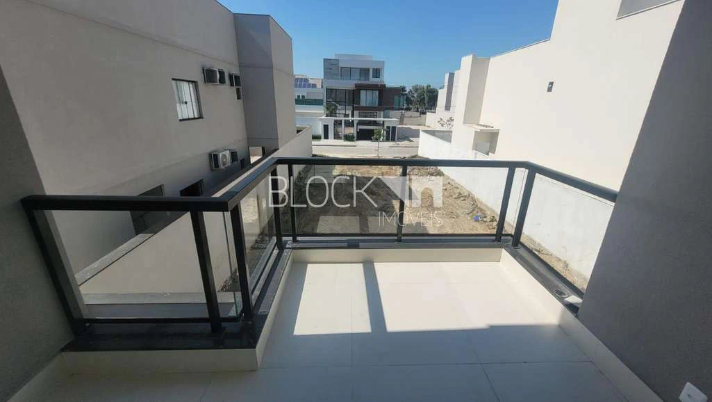 Casa com 6 suítes e cozinha americana aberta com fogão a gás — photo 23