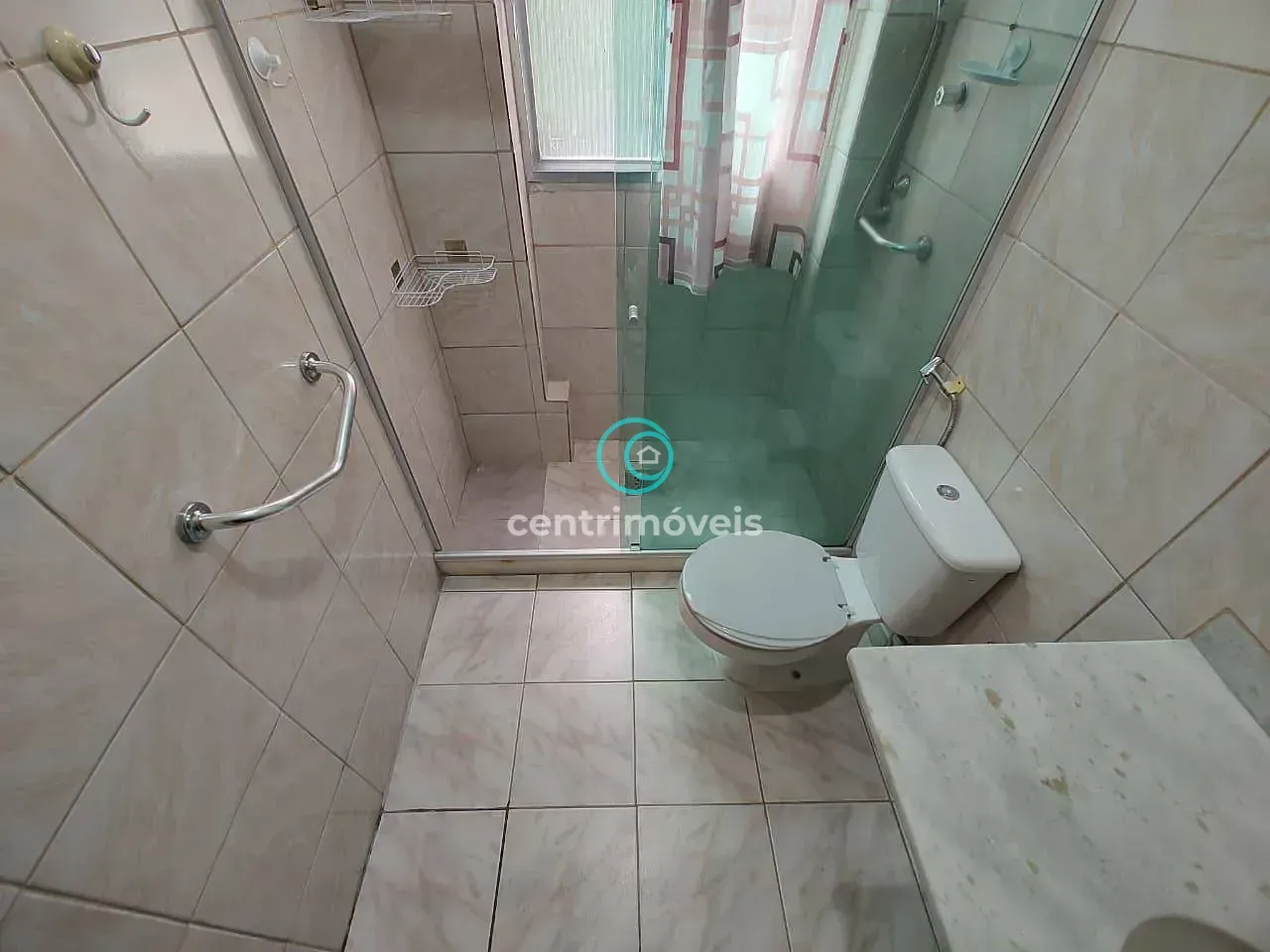 Wood or laminate floors in a 2-bedroom apartment, 50 m² — photo 5