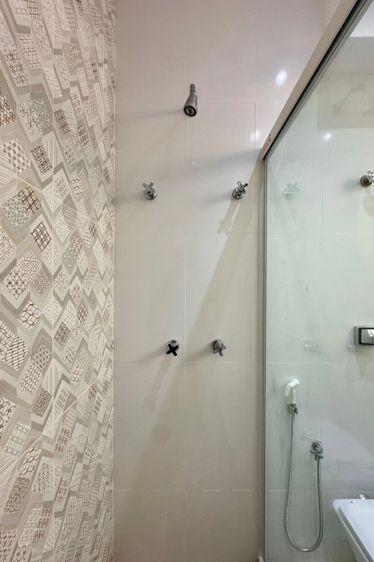 2-bedroom rental apartment with 1 total bathroom — photo 32