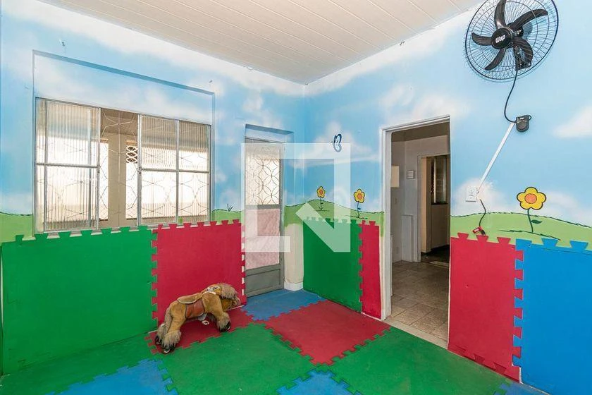 Furnished house with 5 bedrooms and 560 m² — photo 40