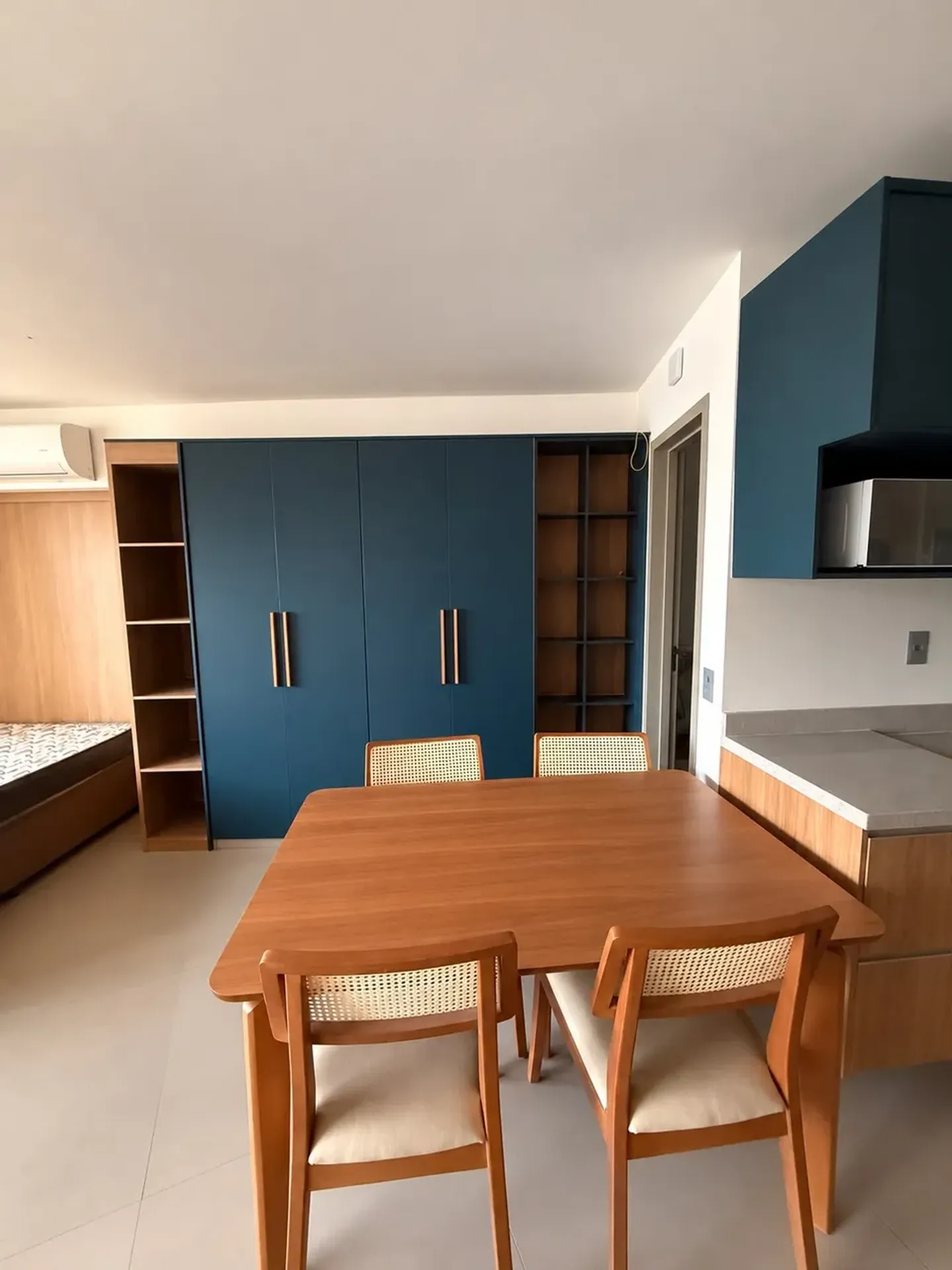 Floor-to-ceiling windows in a one-bedroom apartment, 40 m² — photo 8