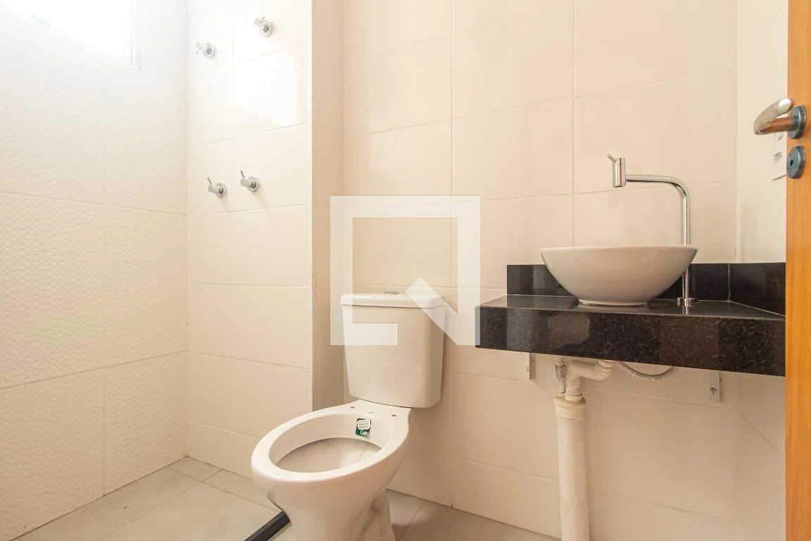 2-bedroom apartment in a building with a pool — photo 20