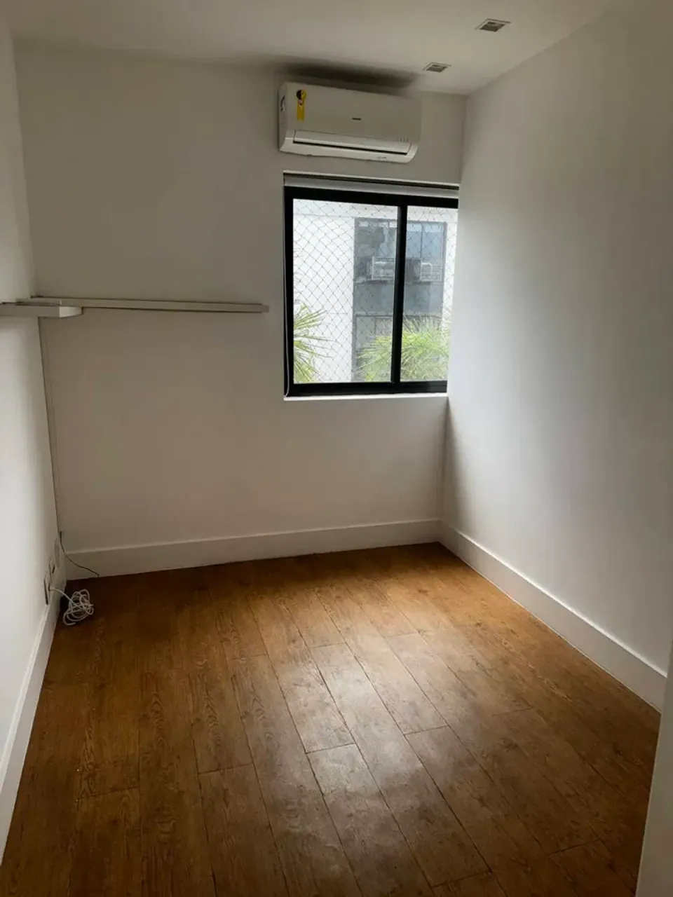 Apartamento com 4 quartos e varanda de vidro — photo 16