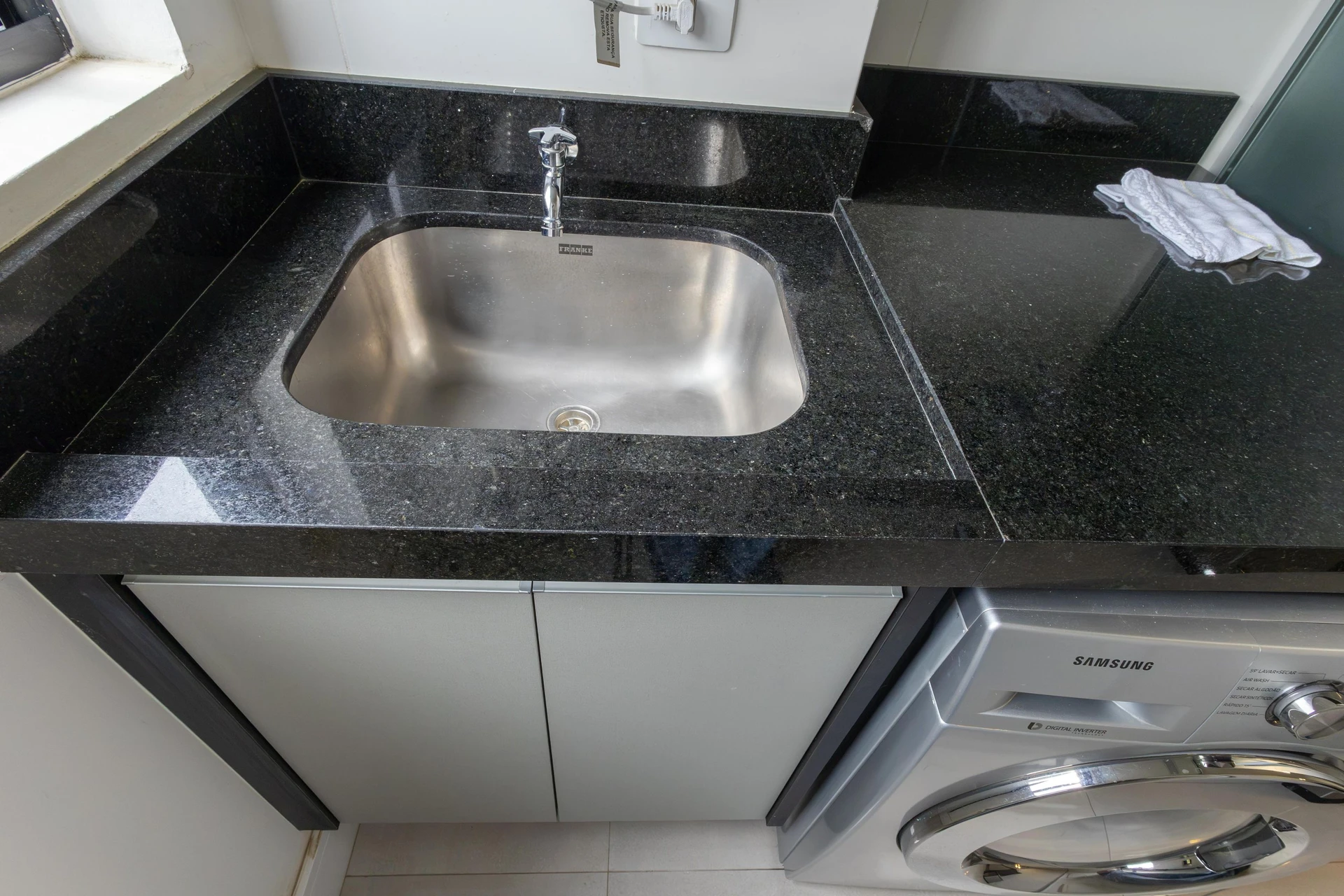 2-bedroom apartment with a glass-enclosed balcony — photo 59