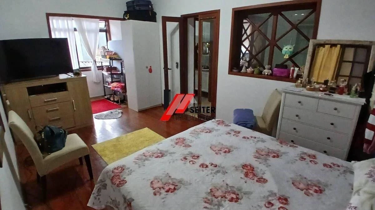 4-bedroom house with a home office in Florianópolis — photo 33