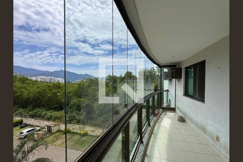 3-bedroom apartment with a glass-enclosed balcony — photo 20
