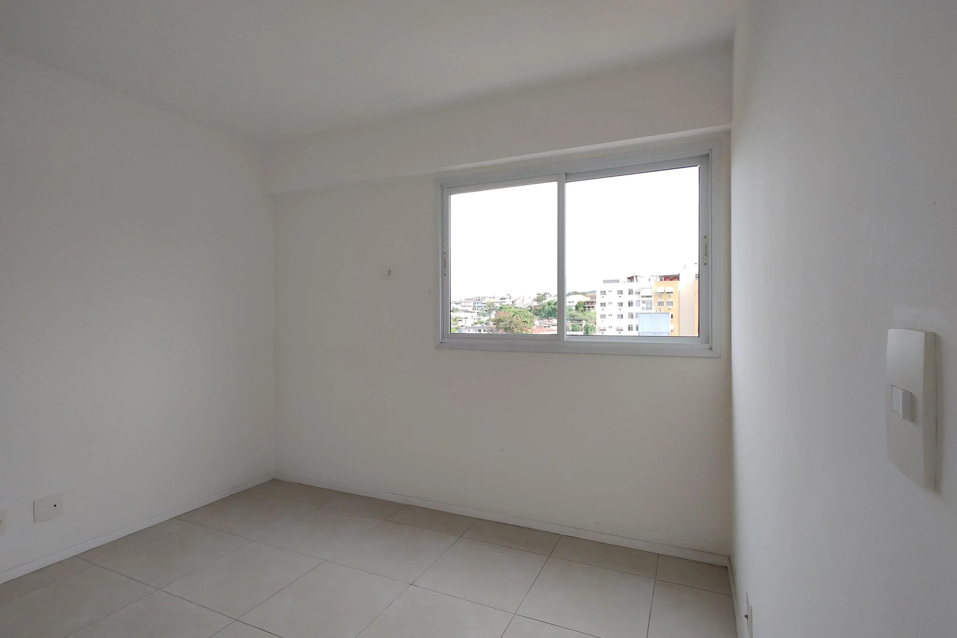 Apartamento sem mobília com 2 quartos e varanda — photo 47