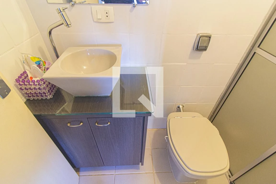 Furnished apartment, 97 m², with a glass-enclosed balcony — photo 15
