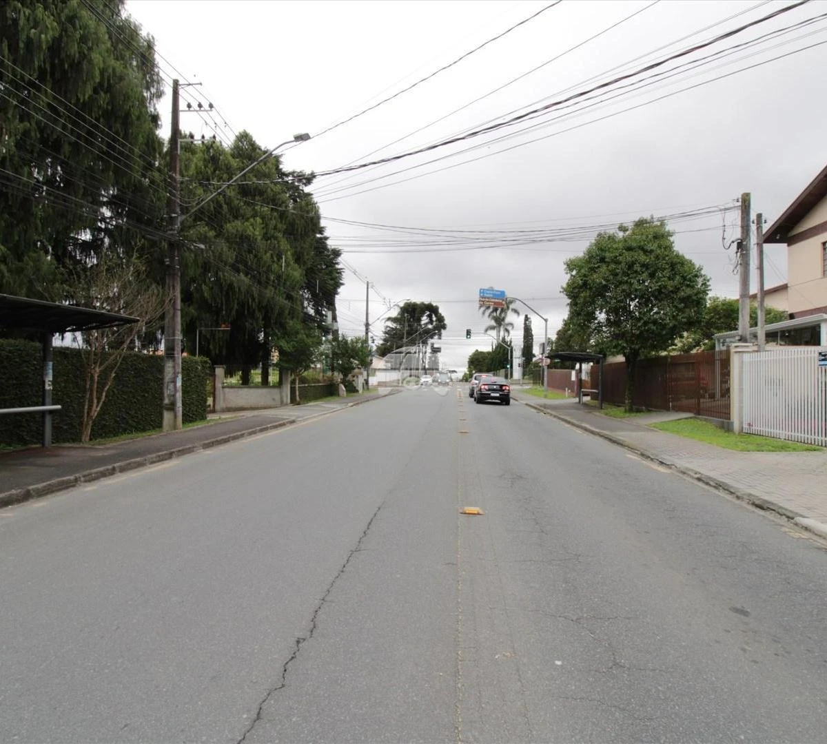 3-bedroom house with a bathtub in Curitiba — photo 36