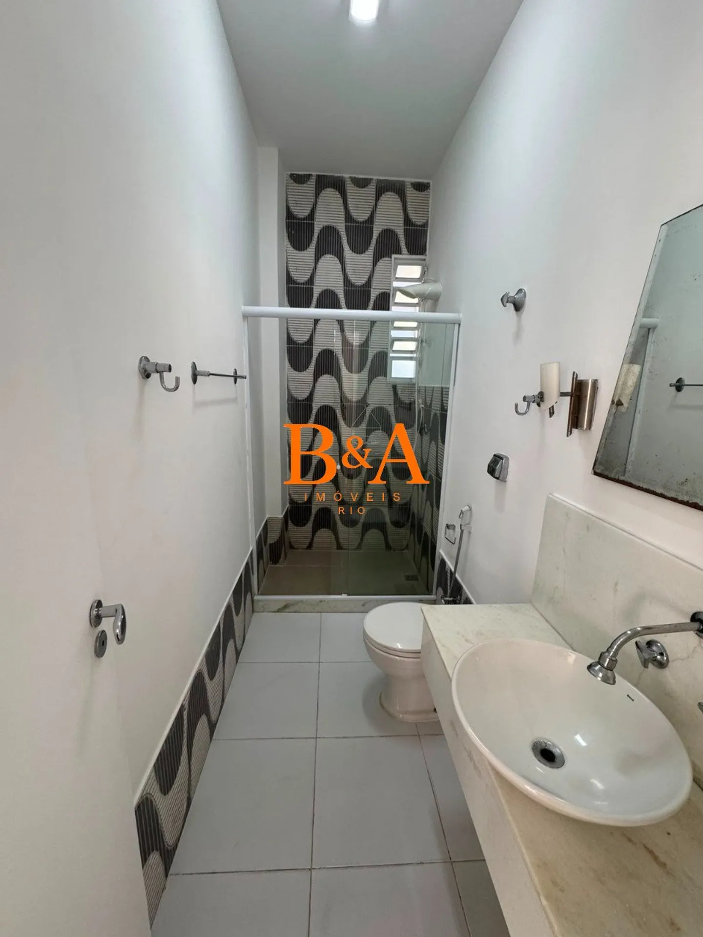 Apartment, 120 m², with wood or laminate floors — photo 15